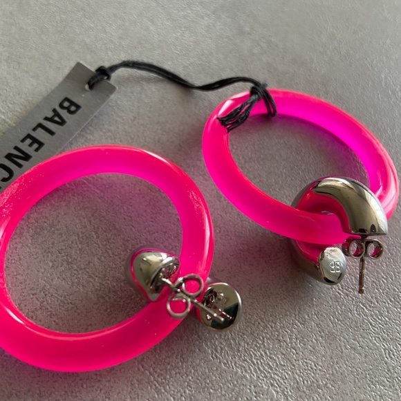 Balenciaga NEW Authentic Neon HOT Pink resin hoops with silver post backs - Picture 4 of 6